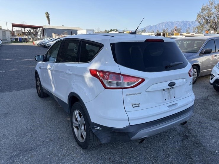 2014-ford-escape-image-2