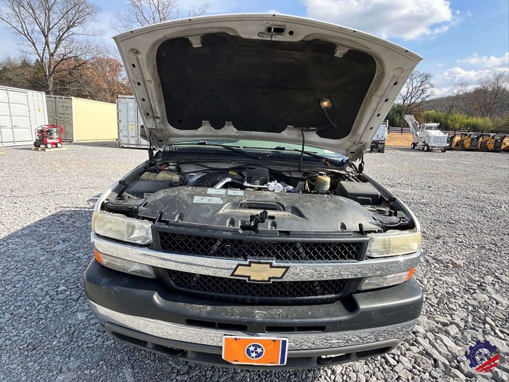 2002-chevrolet-silverado-3500-image-42