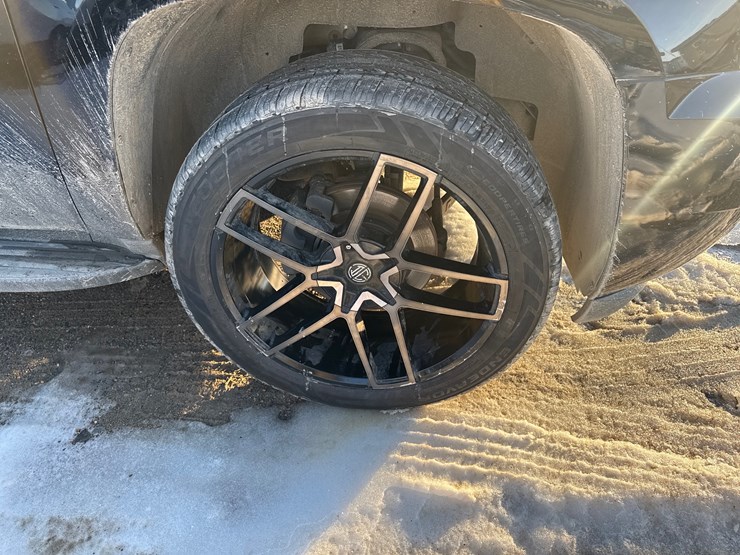 2014-chevrolet-tahoe-image-41