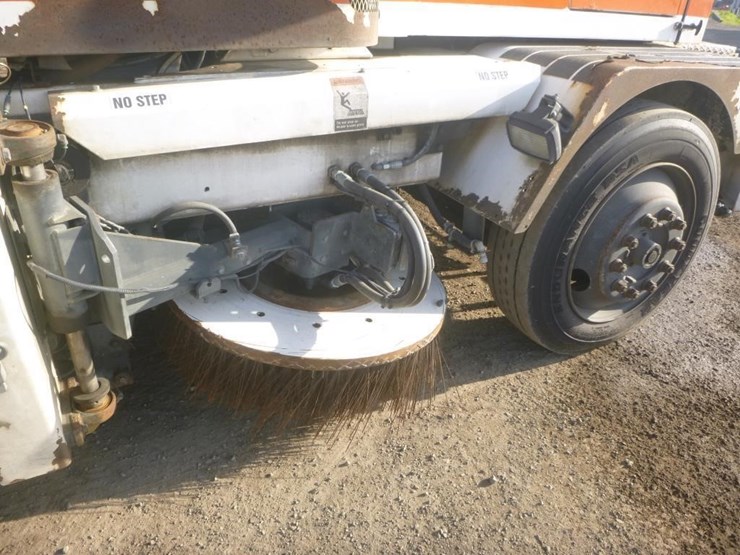 2013-global-m4-sweeper-image-9