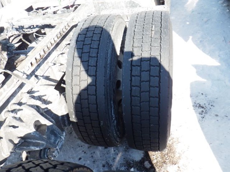 2023-peterbilt-579-image-9