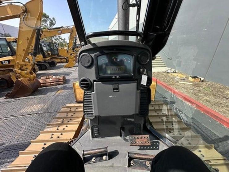 2013-caterpillar-d5k2-lgp-image-21