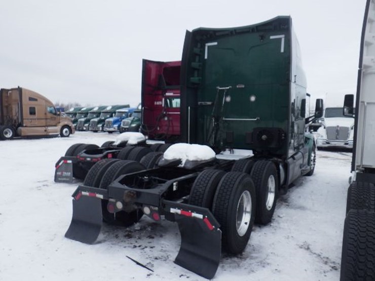 2021-peterbilt-579-image-11