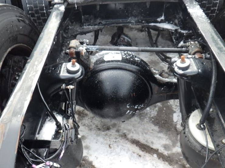 2019-peterbilt-579-image-16