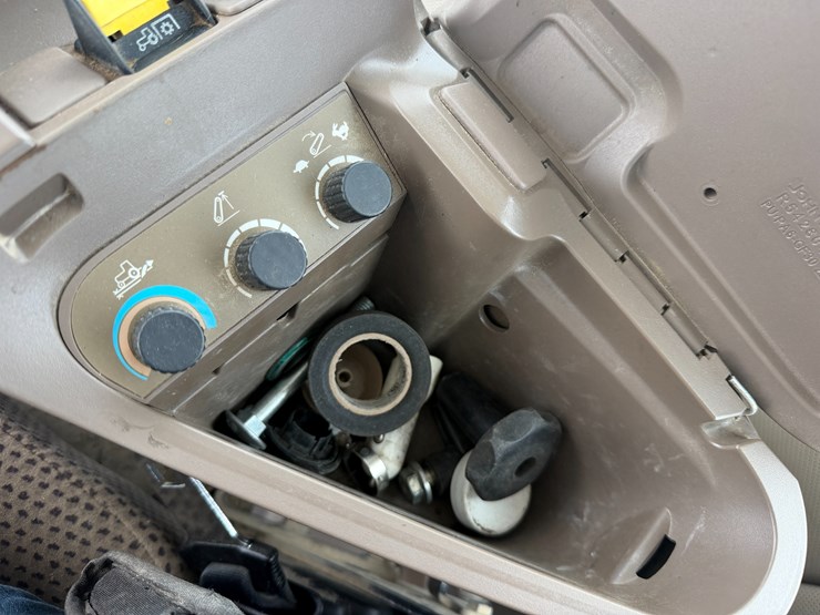 2015-john-deere-8370rt-image-92