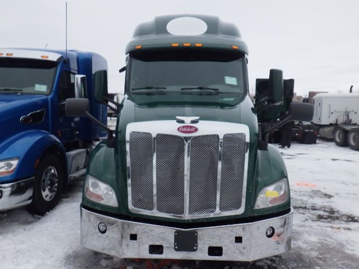 2020-peterbilt-579-image-3