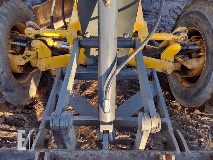 2004-volvo-g86-image-19