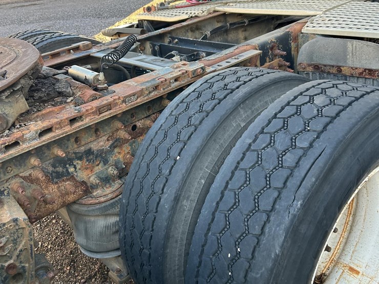 1999-volvo-vnl64t770-image-64