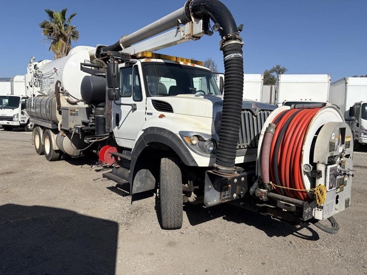 2011-international-workstar-7600-image-2