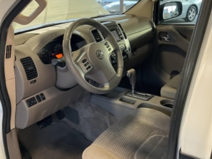 2015-nissan-frontier-image-21