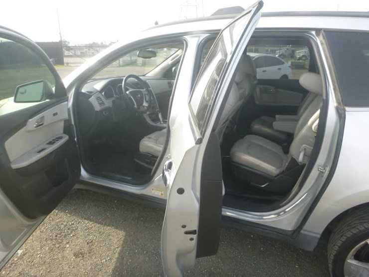 2012-chevrolet-traverse-image-5