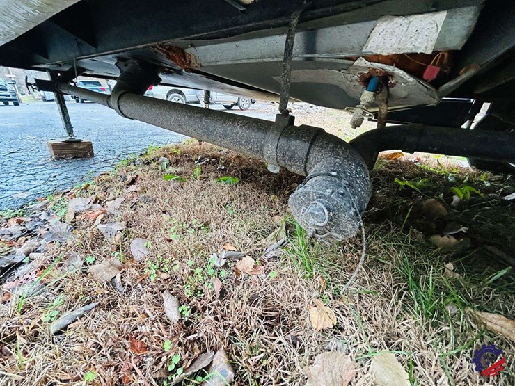 2003-forest-river-wildcat-28rk-t/a-camper-gooseneck-trailer-image-61