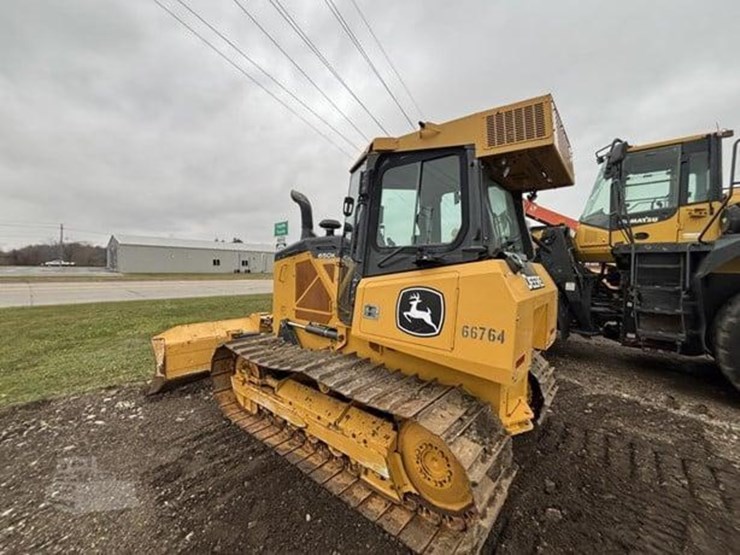 2022-deere-650k-lgp-image-6