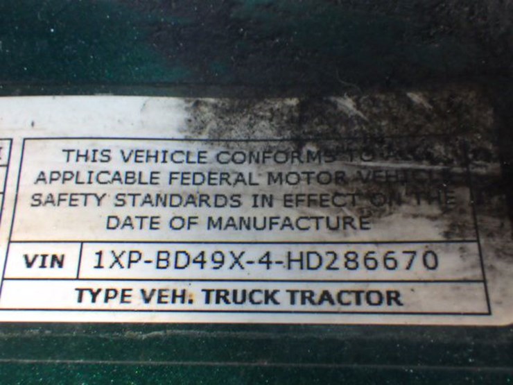 2017-peterbilt-579-image-18