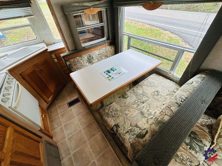 2003-forest-river-wildcat-28rk-t/a-camper-gooseneck-trailer-image-92