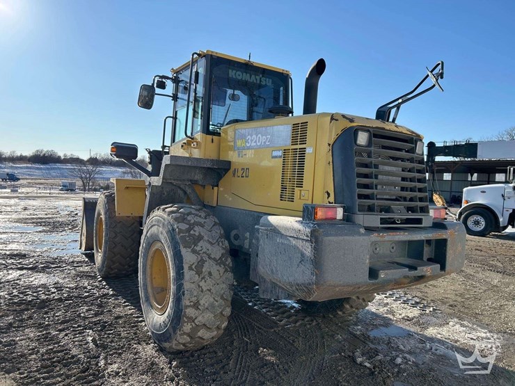 2013-komatsu-wa320-image-2