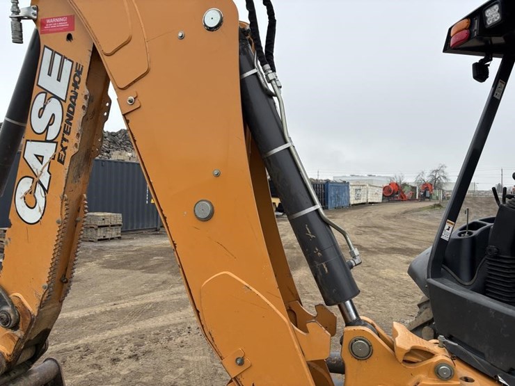 2018-case-580sn-image-24