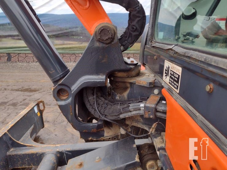 2014-hitachi-zx35u-image-26