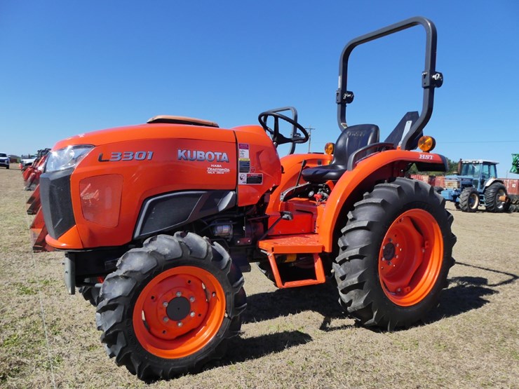 2016-kubota-l3301-image-1