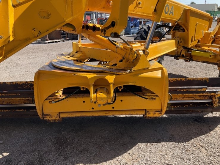 1981-deere-670a-image-18