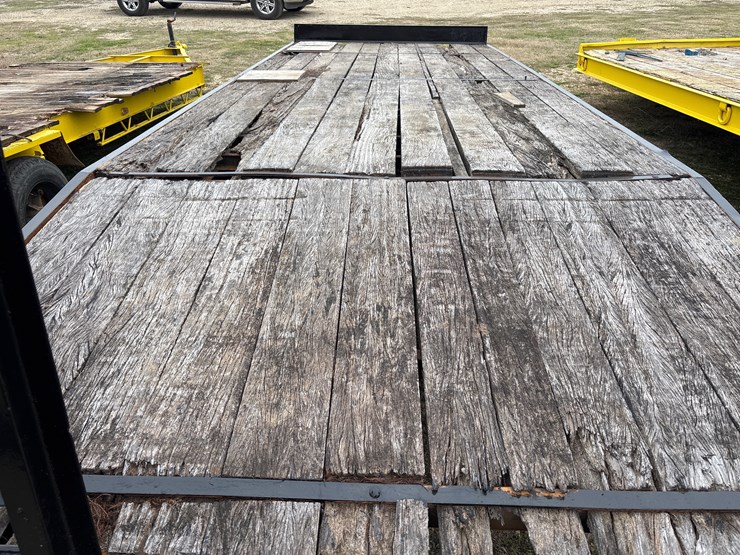 #32200-•-23ft-flatbed-trailer-with-dovetail-|-no-title-image-5