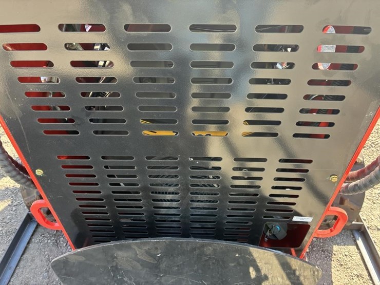 2026-agt-lrt23-skid-steer-loader-image-10