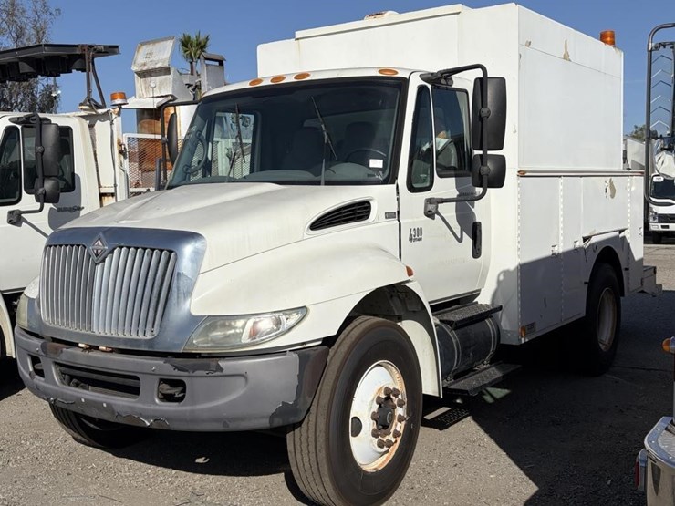 2004-international-4300-sba-image-1