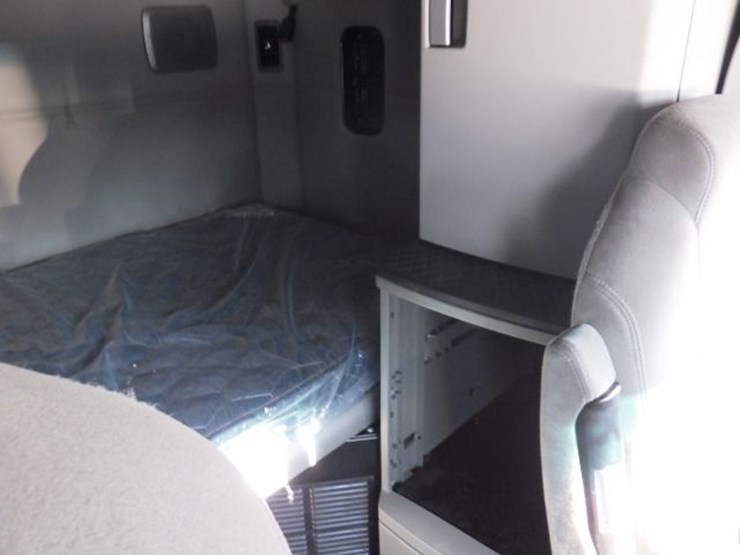 2020-kenworth-t680-image-4