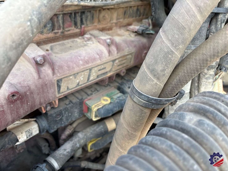 2017-mack-granite-gu713-image-35