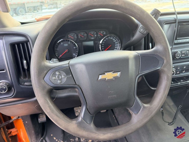 2015-chevrolet-silverado-3500hd-image-32