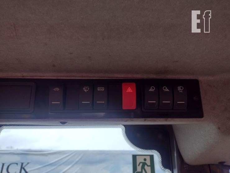 2019-deere-324l-image-11