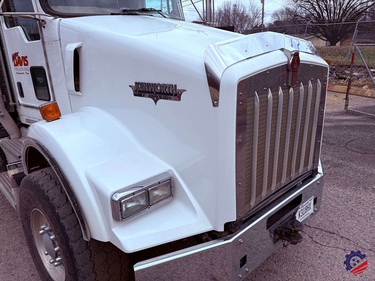 2016-kenworth-t800-image-29