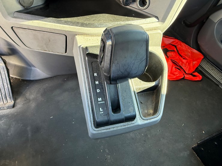 2016-peterbilt-579-image-40