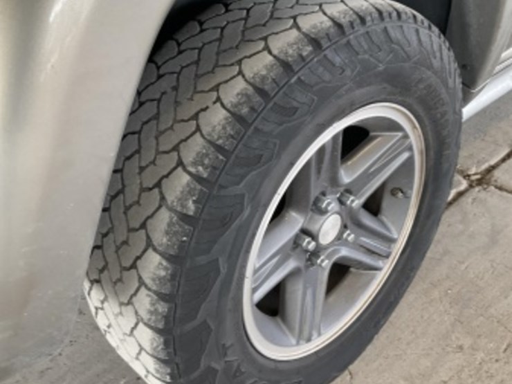 2004-jeep-liberty-image-8