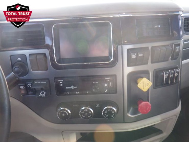 2019-peterbilt-579-image-17