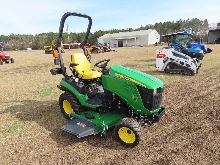 2025-john-deere-1025r-image-2