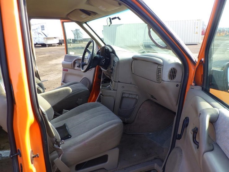 2000-gmc-safari-image-6