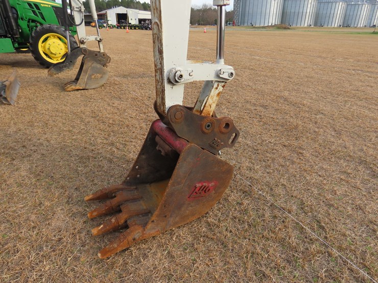 2020-takeuchi-tb235-2-image-4