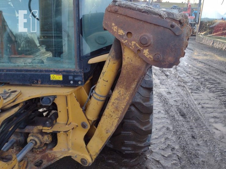 2005-caterpillar-420d-image-35