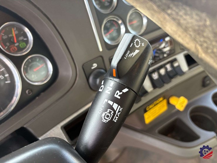 2019-kenworth-t880-image-62