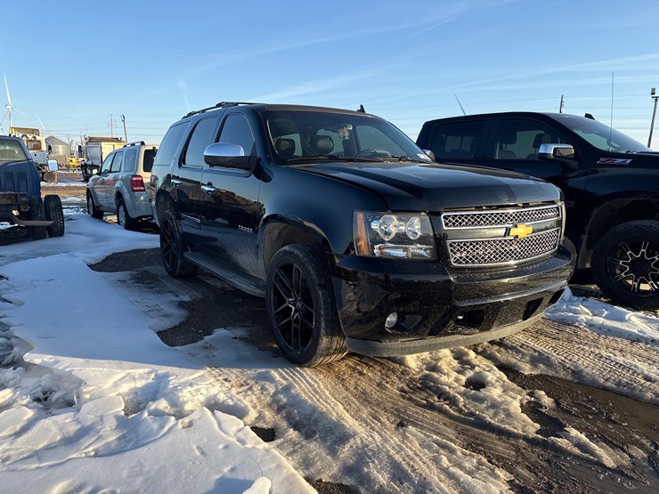 2014-chevrolet-tahoe-image-40