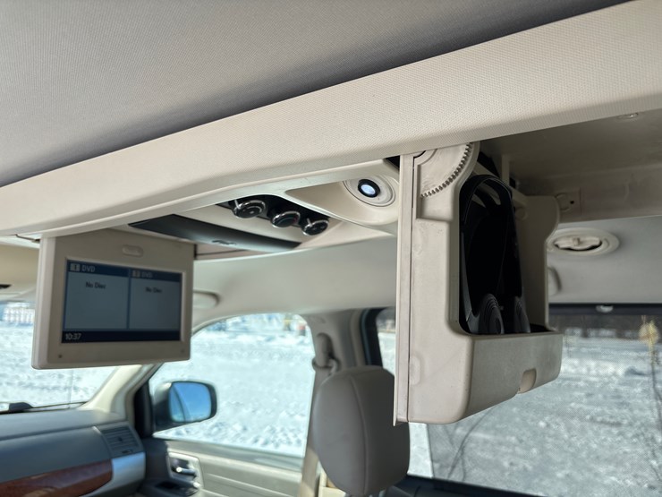 2008-chrysler-town-&-country-image-20