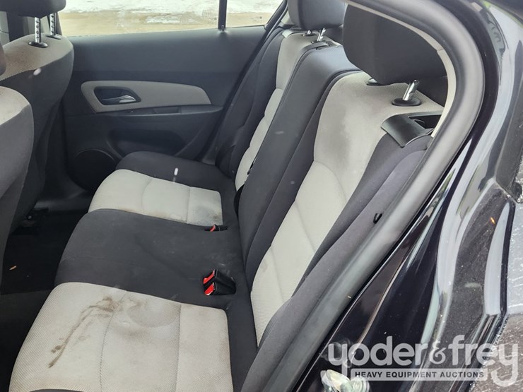 2016-chevrolet-cruze-image-25