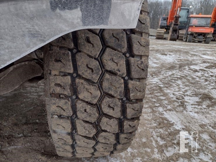 12-volvo-vhd-truck^title^-image-18