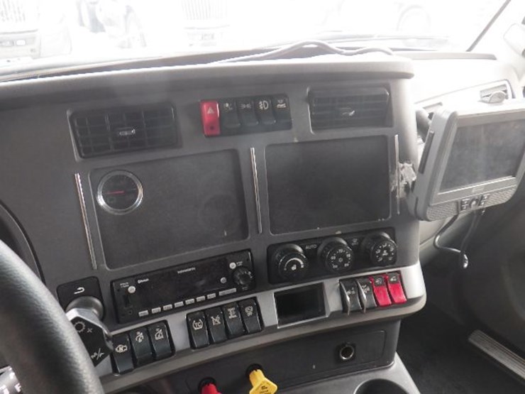 2022-kenworth-t680-image-22