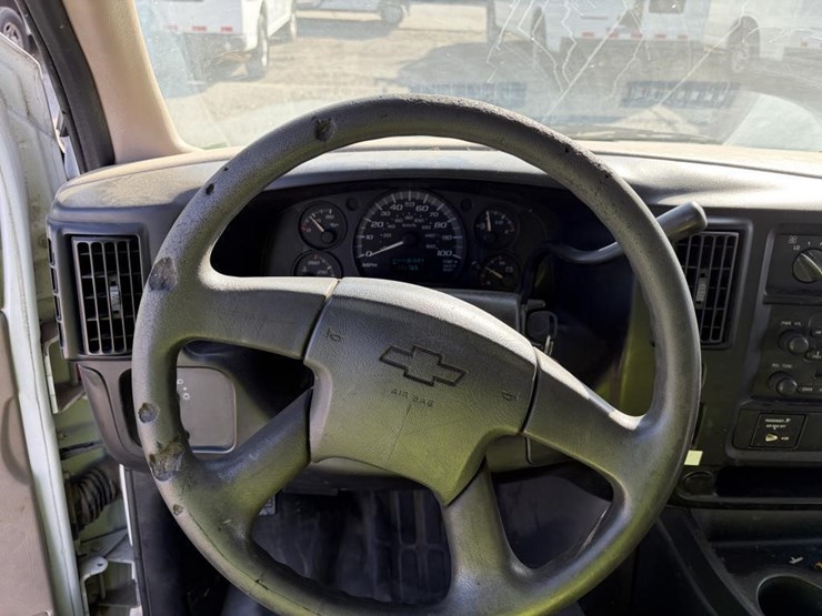 2007-utility-van-image-12