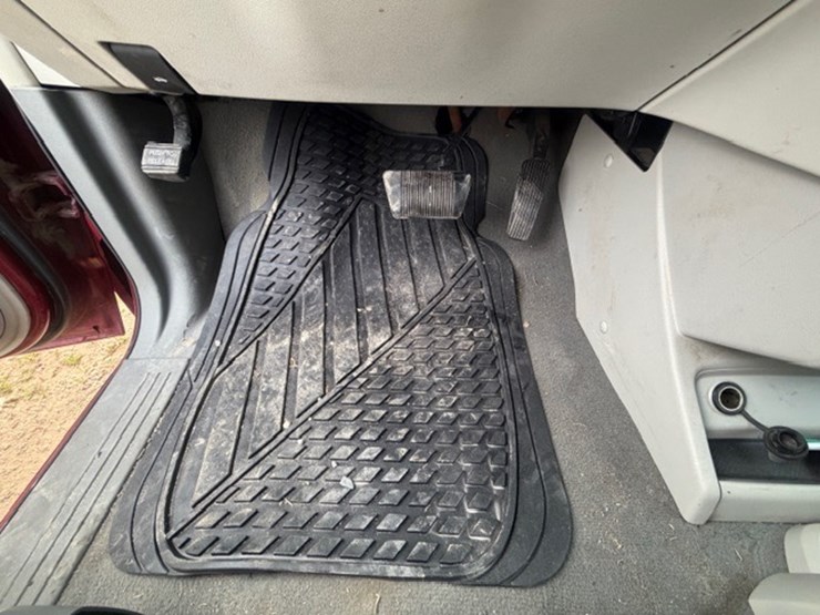 #31679-•-2012-vw-routan-image-49