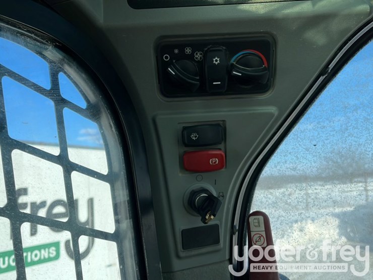 2023-caterpillar-259d3-image-26