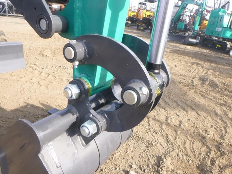 2025-agt-qk16r-hydraulic-excavator-image-11