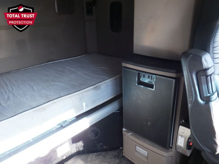 2020-kenworth-t680-image-6